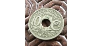 10 Centime Vichy France (1940-1944) / French Third Republic (1870-1940)  Copper/Nickel 