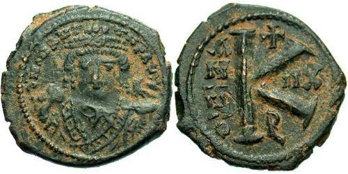 1/2 Follis Empire byzantin (330-1453) Bronze Maurice I (539-602)