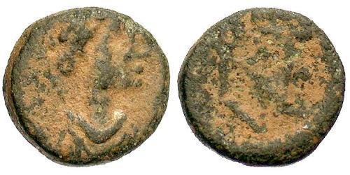 1 AE4 / 1 Фолліс Візантійська імперія (330-1453) Бронза Лев I Макелла (401-474)