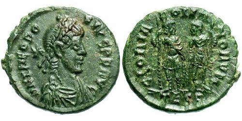 1 Follis /  AE4 Empire byzantin (330-1453) Bronze Théodose II (401-450)