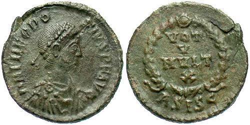 1 Follis /  AE4 Empire romain (27BC-395) Bronze Théodose I (347-395)