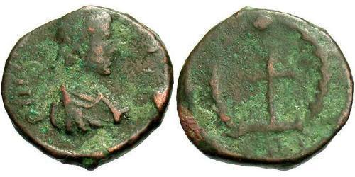 1 Фоллис /  AE4 Византийская империя (330-1453) Бронза Феодосий II (401-450)