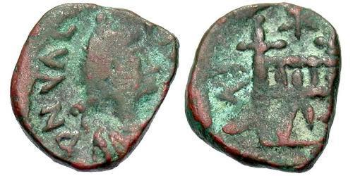 1 Фоллис /  AE4 Западная Римская империя (285-476) Бронза Валентиниан III (419-455)