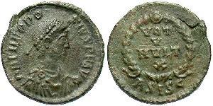 1 Фоллис /  AE4 Римская империя (27BC-395) Бронза Феодосий I (347-395)