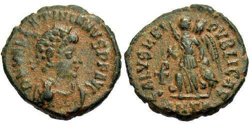 1 Фоллис /  AE4 Римская империя (27BC-395) Бронза Валентиниан II (371-392)