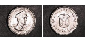 50 Centavo Filipinas Plata Douglas MacArthur (1880 - 1964) 