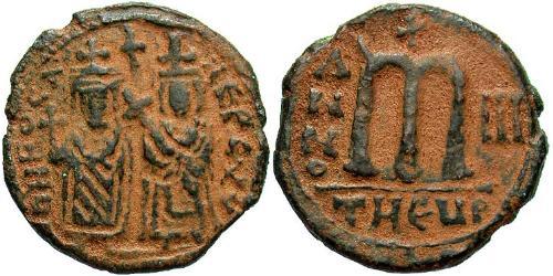  Follis Empire byzantin (330-1453) Bronze Phocas(?-610)