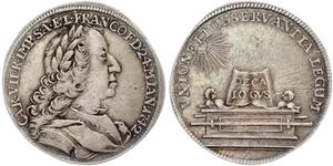 Frankfurt, Stadt. Silberabschlag von den Stempeln des Dukaten 1742. Auf die Krönung Karls VII. zum Deutschen Kaiser. J.u.F. 744, Förschner 250. Schöne Patina. Winzige Kratzer, sehr schön