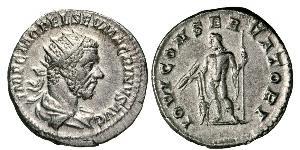 MACRINO (217-218) Antoniniano. D/ Busto radiato e corazzato R/ Giove con fulmine e scettro; ai suoi piedi l'Imperatore. Coh. 38 RIC 77 Tredici 35 Ag g 4,76 Rara • Ex Gorny & Mosch 108, lotto 1945 SPL