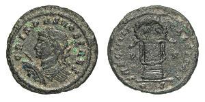 CRISPO, Cesare (317-326) Ae 20, Roma. D/ Busto laureato e corazzato con lancia e scudo R/ Altare decorato e sormontato da corona. RIC 161 var. Ae g 2,86 Estremamente rara q.BB