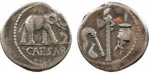 Jules César, denier, Italie, 49 av. J.-C. A/A l'exergue, CAESAR. Éléphant marchant à droite, piétinant un serpent. R/Anépigraphe. Instruments pontificaux. TTB, R Argent, 18,5 mm, 3,59 g, 12 h. B. ...